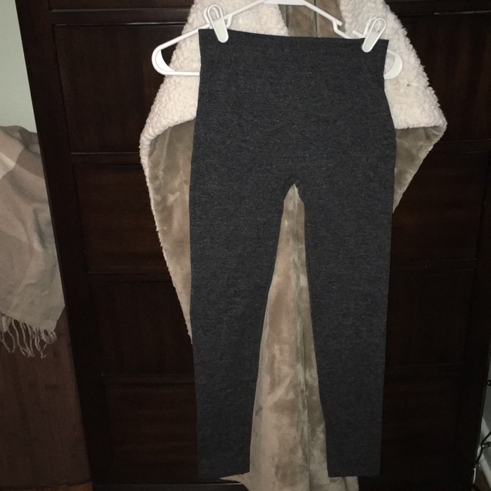 Variety of name brand workout pants. - Picture 8 of 8